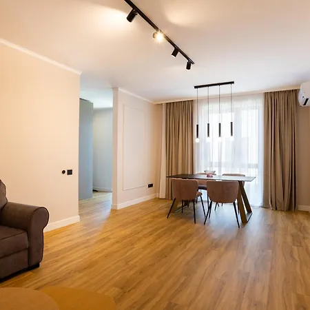 Bloom Downtown 4*