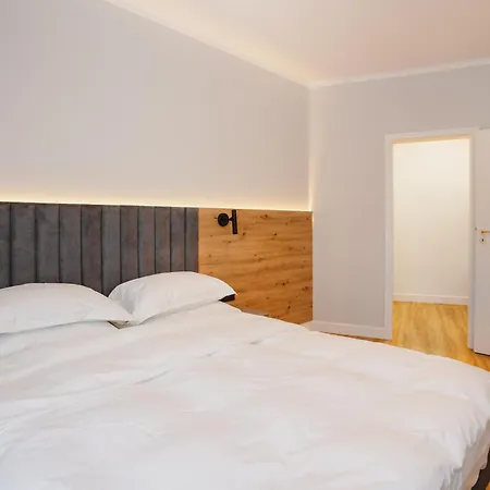 Bloom Downtown 4*