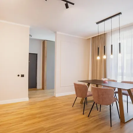 Bloom Downtown 4*