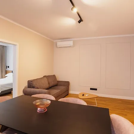 Bloom Downtown 4*