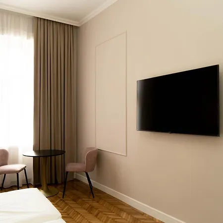 Bloom Downtown 4*
