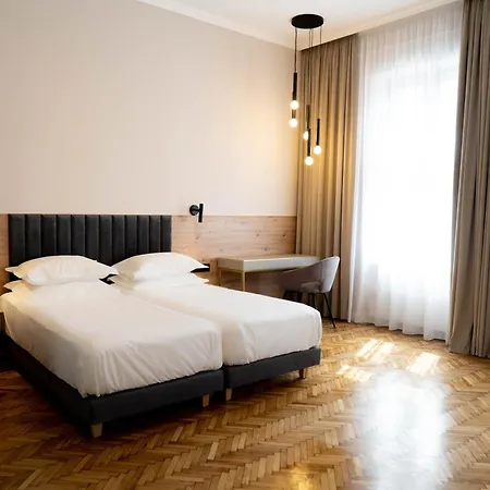 Bloom Downtown 4*