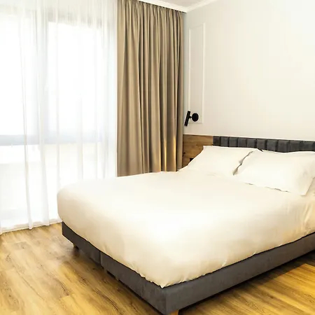Bloom Downtown Apartahotel 4*