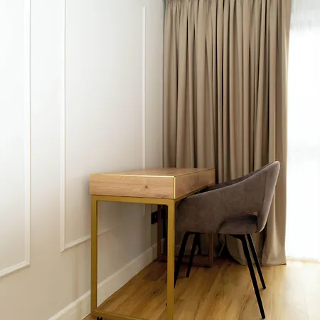 Bloom Downtown 4*