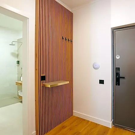 מלון דירות Bloom Downtown 4*