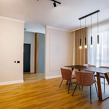 מלון דירות Bloom Downtown 4*