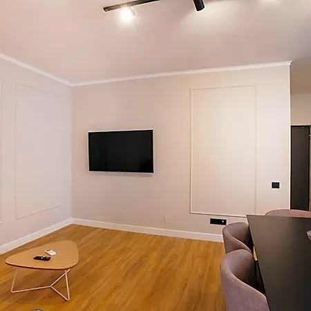 Bloom Downtown 4*