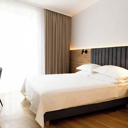 Bloom Downtown Aparthotel 4*