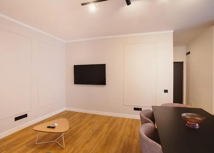 Bloom Downtown Апарт-готель