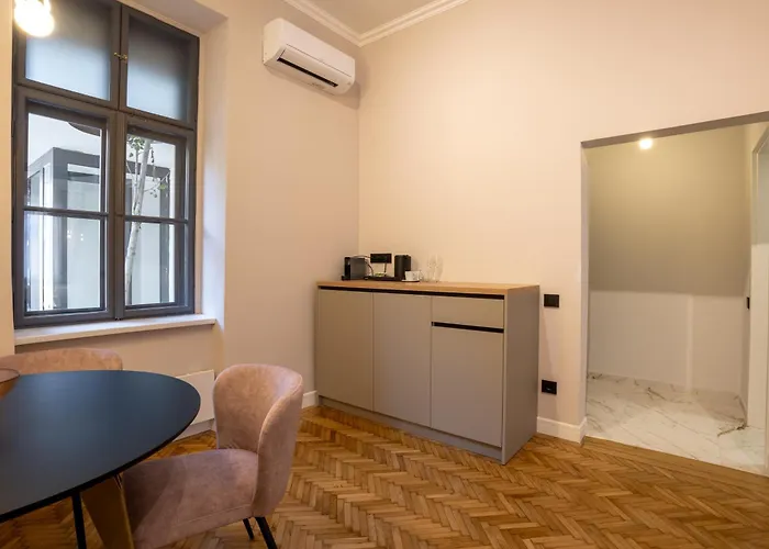 Апарт-готель Bloom Downtown Клуж-Напока