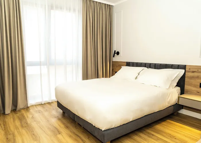 Bloom Downtown Aparthotel 4*