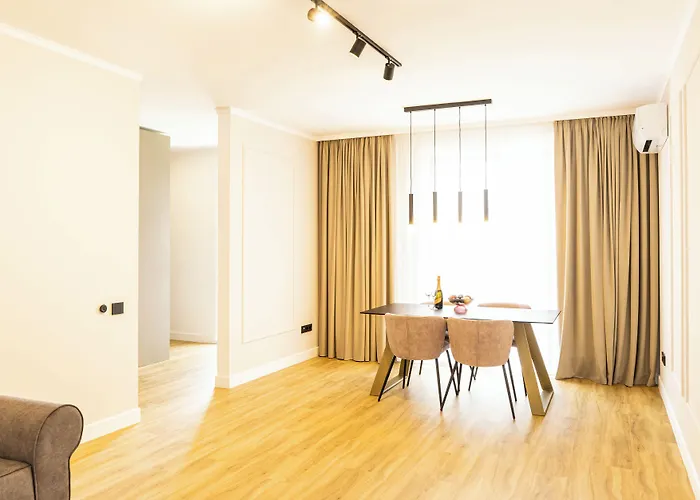 Bloom Downtown Апарт-готель